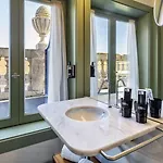 One Shot Aliados Goldsmith Hotel