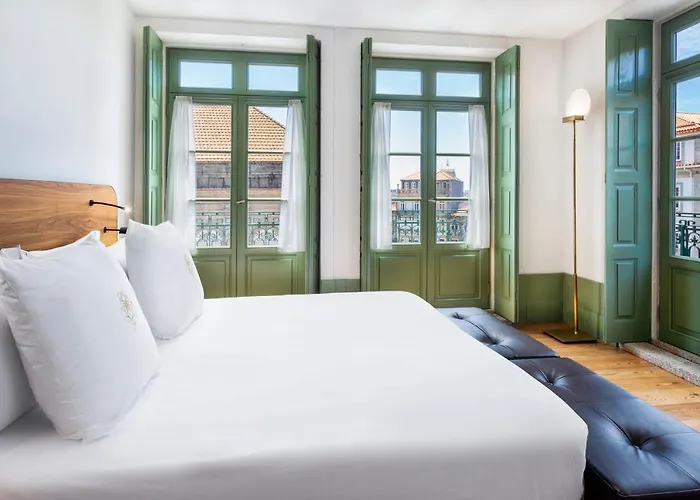 One Shot Aliados Goldsmith Hotell 4*