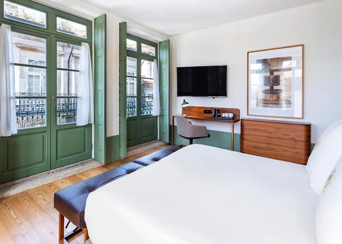 One Shot Aliados Goldsmith Hotell 4*