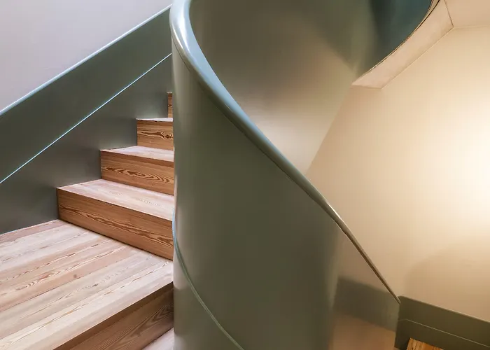 One Shot Aliados Goldsmith Hotell 4*