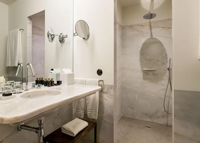 One Shot Aliados Goldsmith Hotell