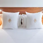 One Shot Aliados Goldsmith 4* Porto