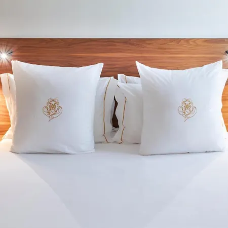 One Shot Aliados Goldsmith 4* ポルト